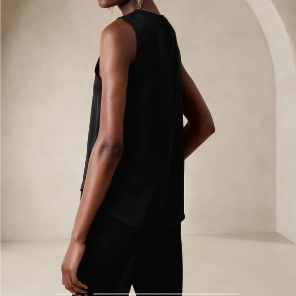 NWT Banana Republic Factory Shell Tank - Picture 2 of 5